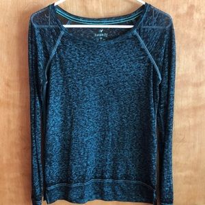 American Eagle Outfitters Long Sleeve Tee